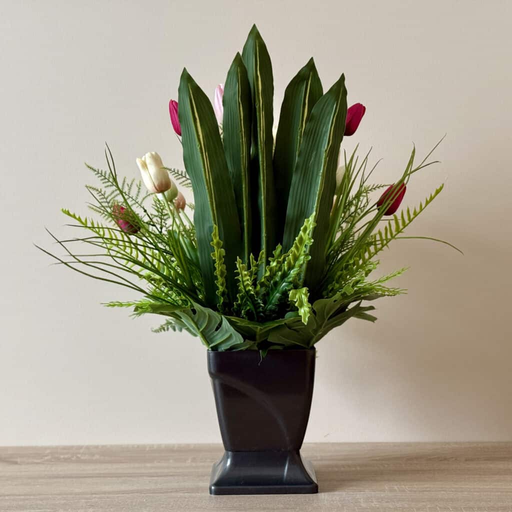Kompozycja nagrobna z tulipanami – SP/5 - obrazek 2
